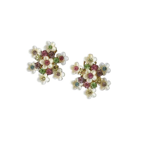 1950s Coro White Plastic Pastel Rhinestones Flower Floral Cluster Clip Earrings - Picture 4 of 4